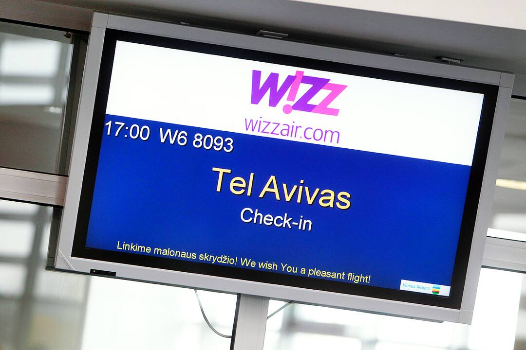 „Wizz Air“ stabdo skrydžius į Tel Avivą