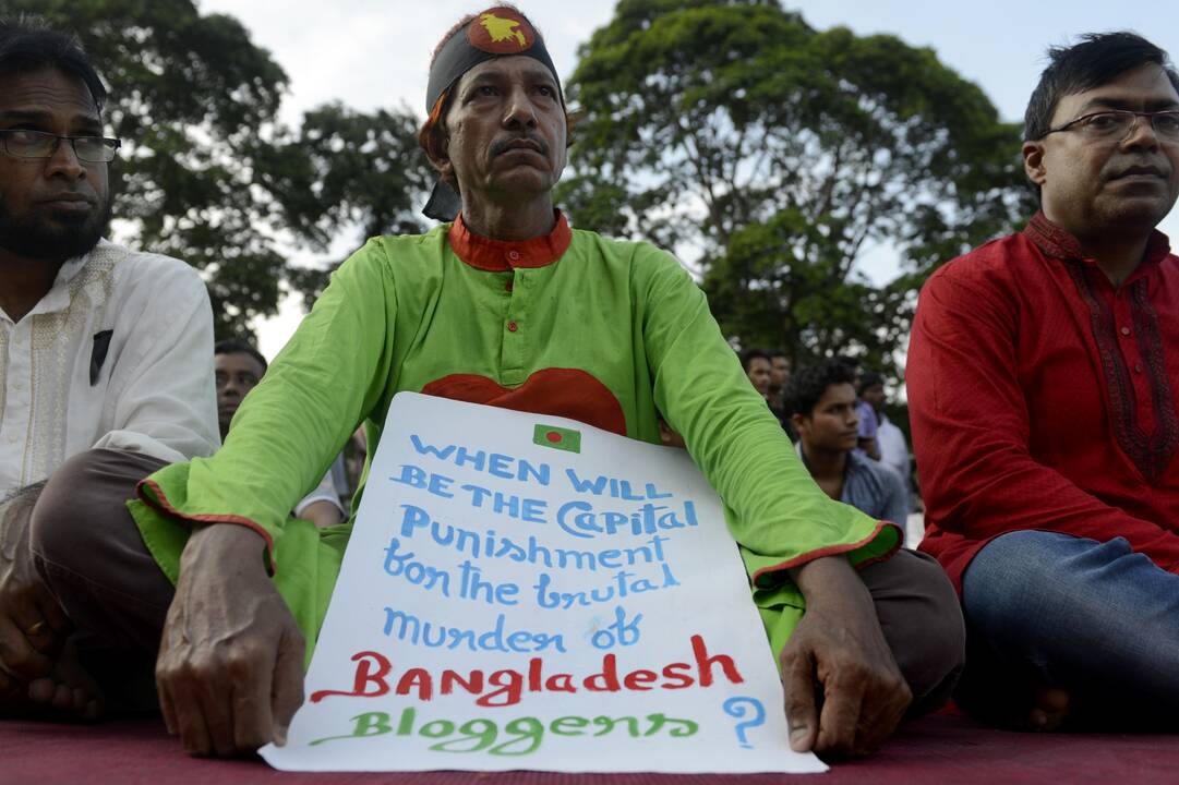 Bangladeše dėl tinklaraštininkų nužudymo areštuotas Britanijos pilietis