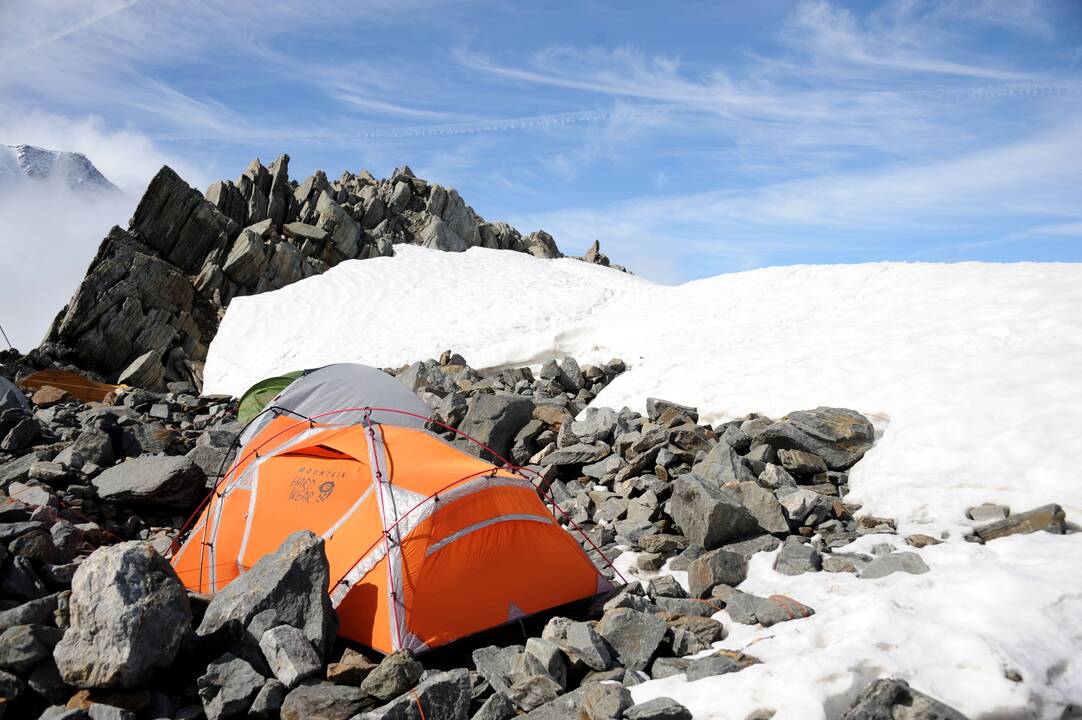 Monblanas pareikalavo dar trijų alpinistų gyvybių