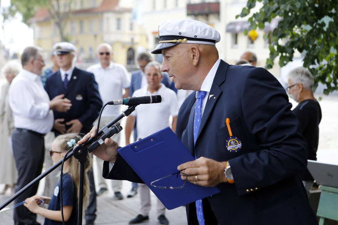 Atminimo knechto buriuotojui Broniui Rožinskui atidengimas