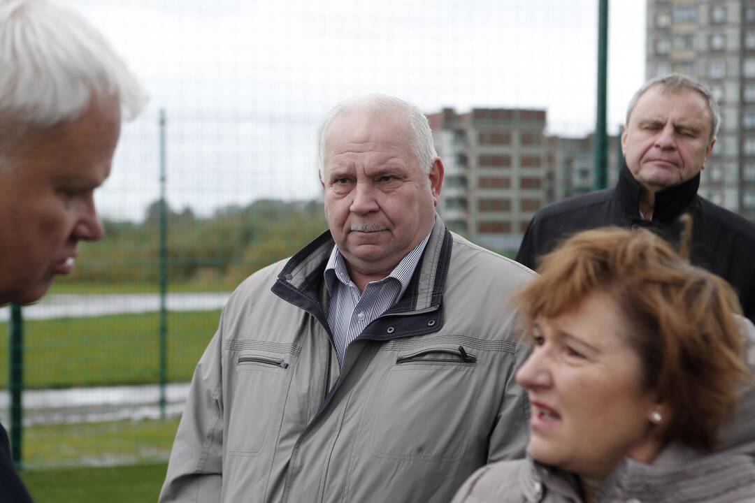 Du atnaujinti sporto aikštynai