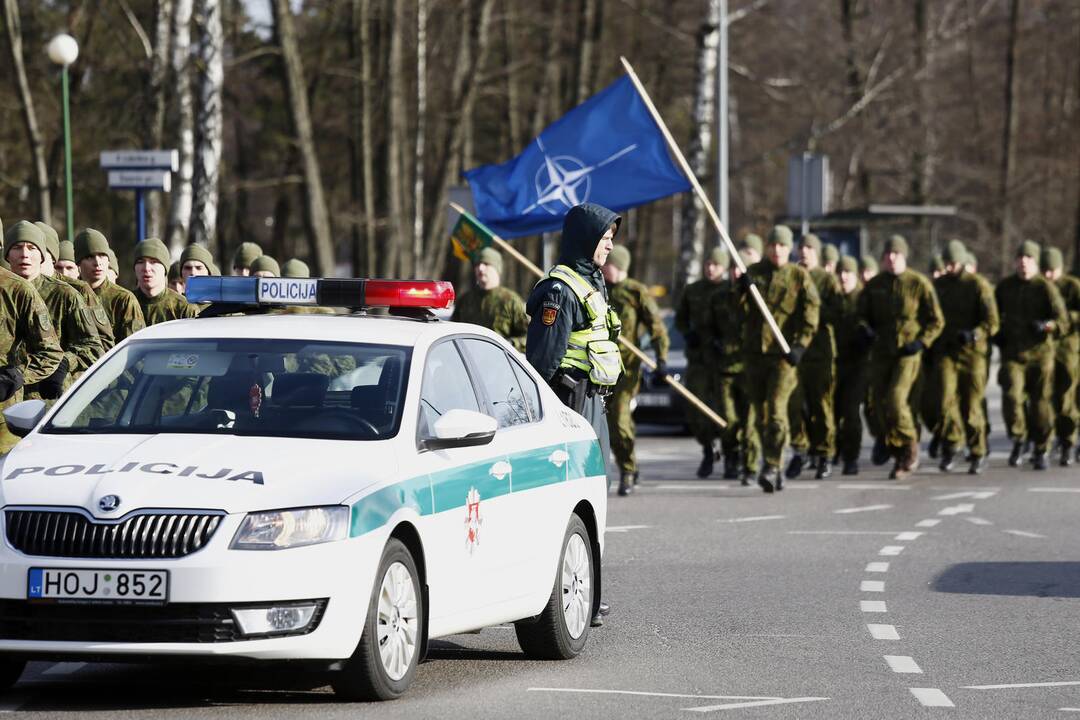 Karių bėgimas NATO dienai