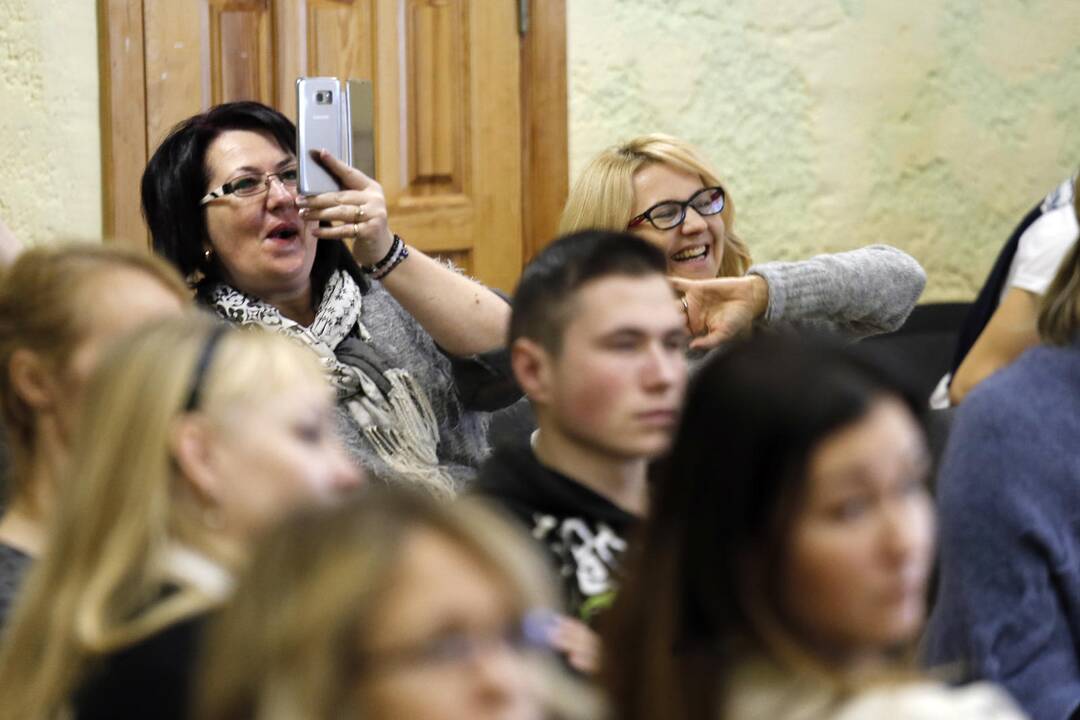 Moksleiviai gilino žinias apie E.Galvanauską