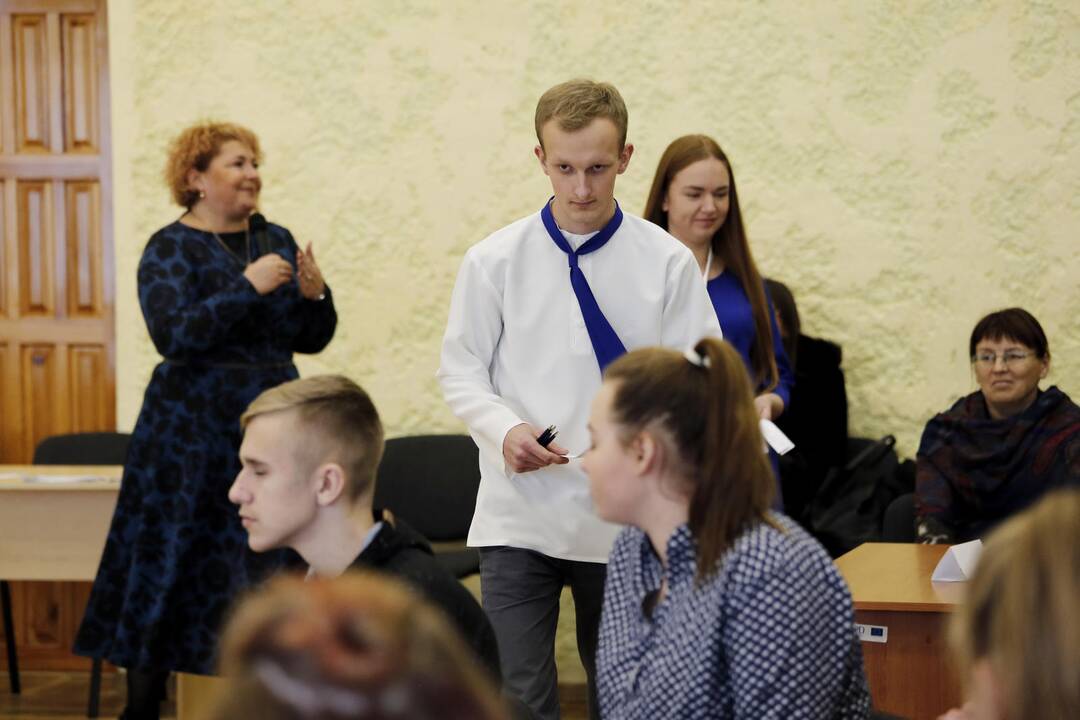 Moksleiviai gilino žinias apie E.Galvanauską
