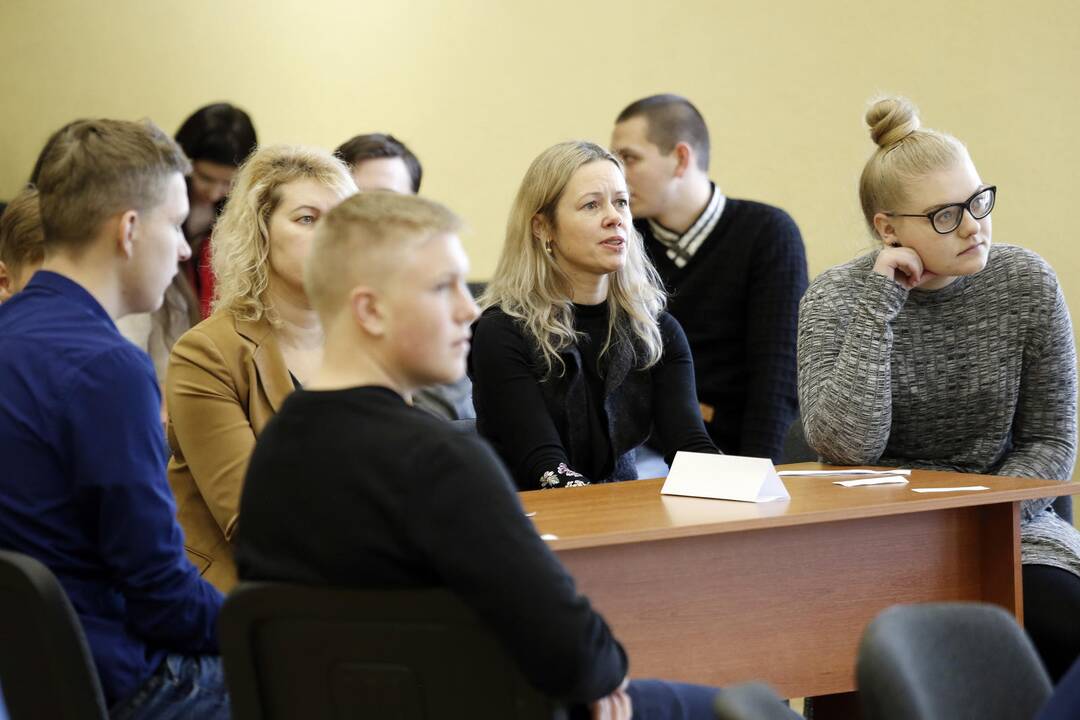 Moksleiviai gilino žinias apie E.Galvanauską