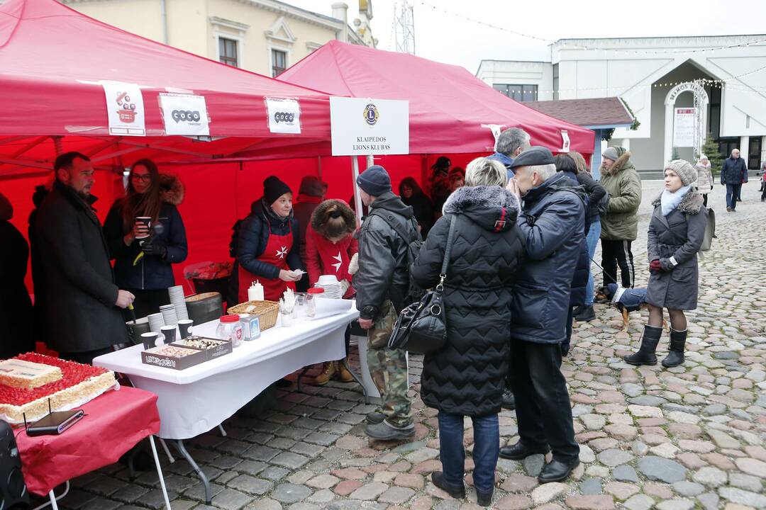 Maltiečių sriuba teatro aikštėje