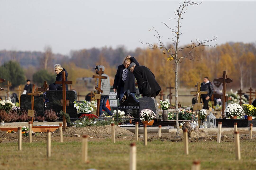 Lėbartų kapinės Lapkričio 1-ąją