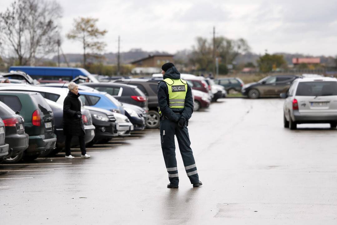 Lapkričio – 1-oji Lėbartų kapinėse