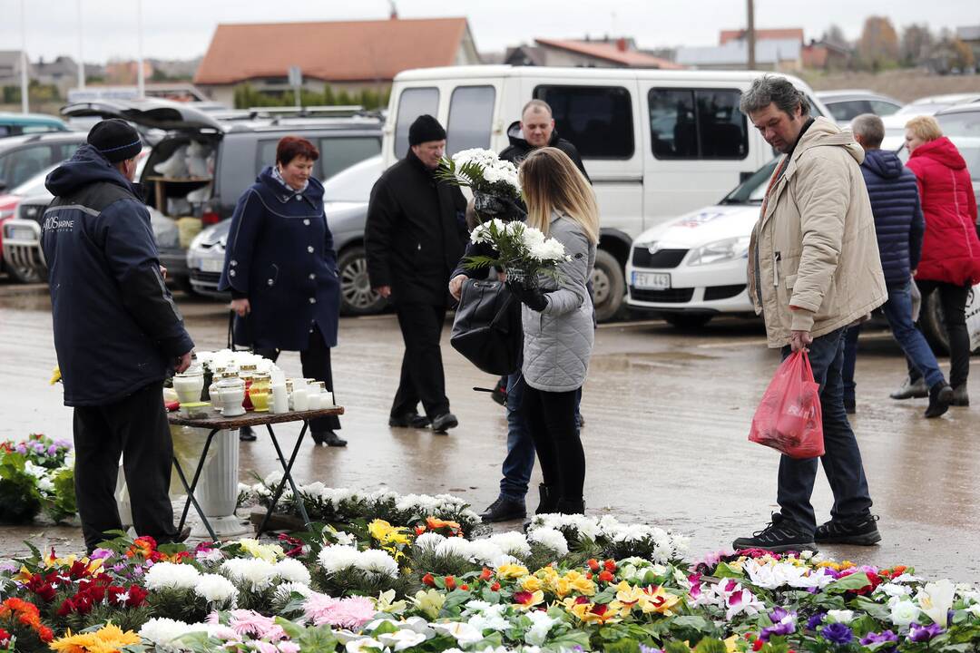 Lapkričio – 1-oji Lėbartų kapinėse