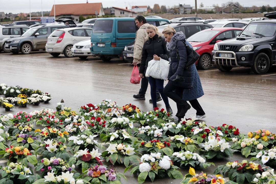 Lapkričio – 1-oji Lėbartų kapinėse