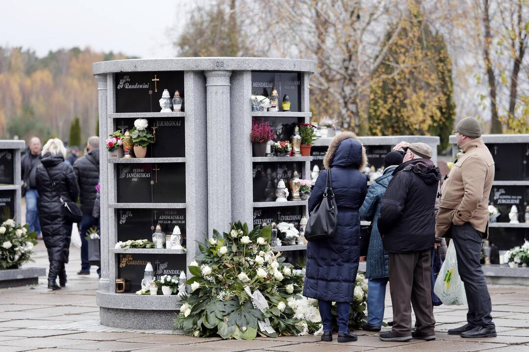 Lapkričio – 1-oji Lėbartų kapinėse