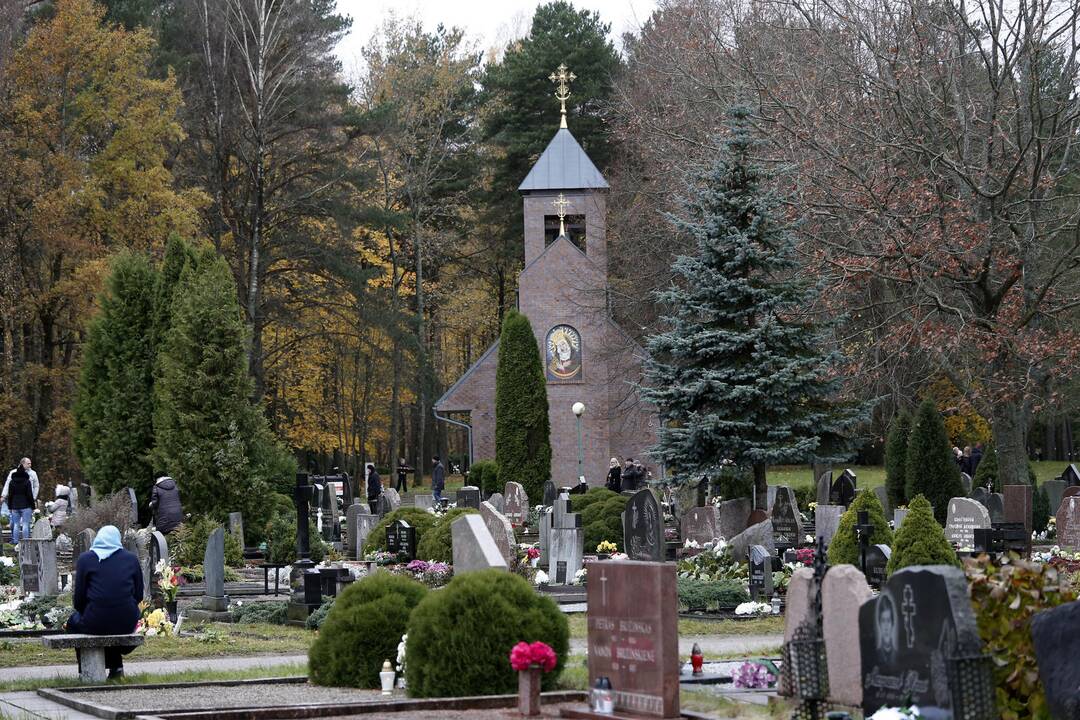 Lapkričio – 1-oji Lėbartų kapinėse