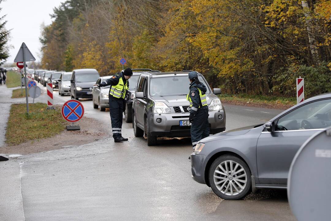 Lapkričio – 1-oji Lėbartų kapinėse
