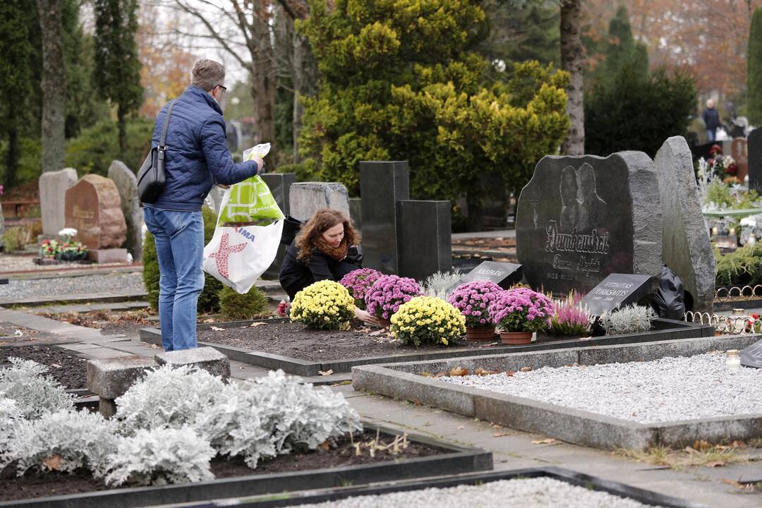 Lapkričio – 1-oji Lėbartų kapinėse