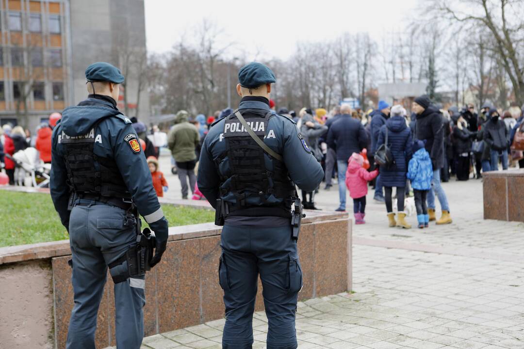 Klaipėdiečių protestas prieš vaikų paėmimą iš šeimų