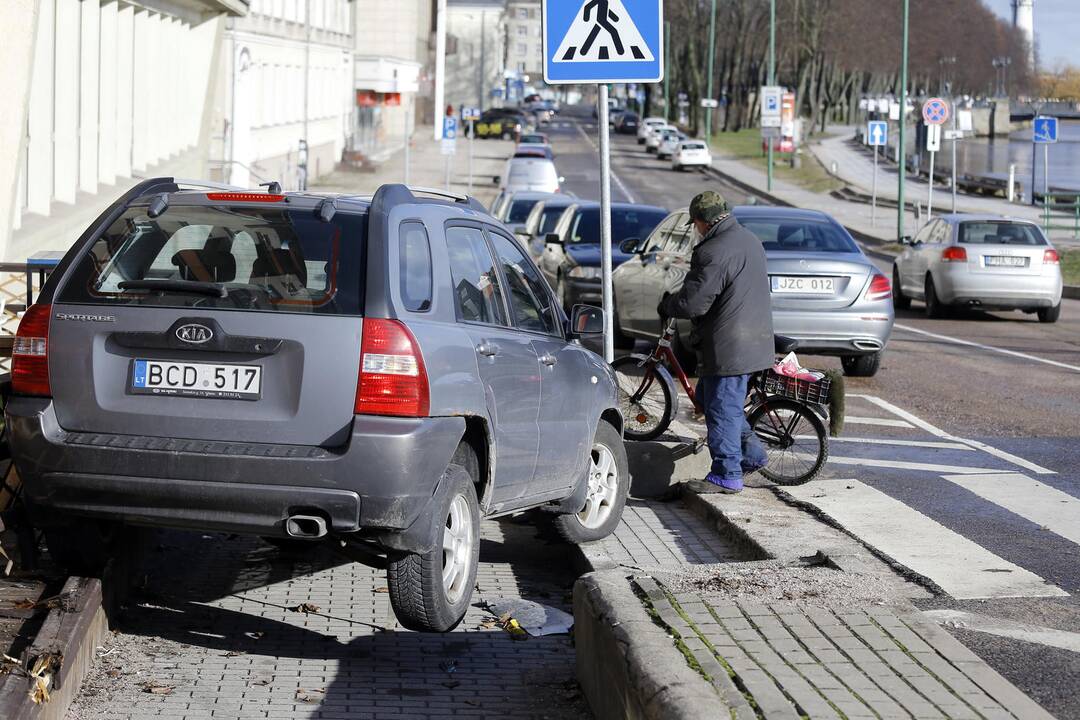 Visureigio skrydis Klaipėdoje baigėsi ant kavinės terasos