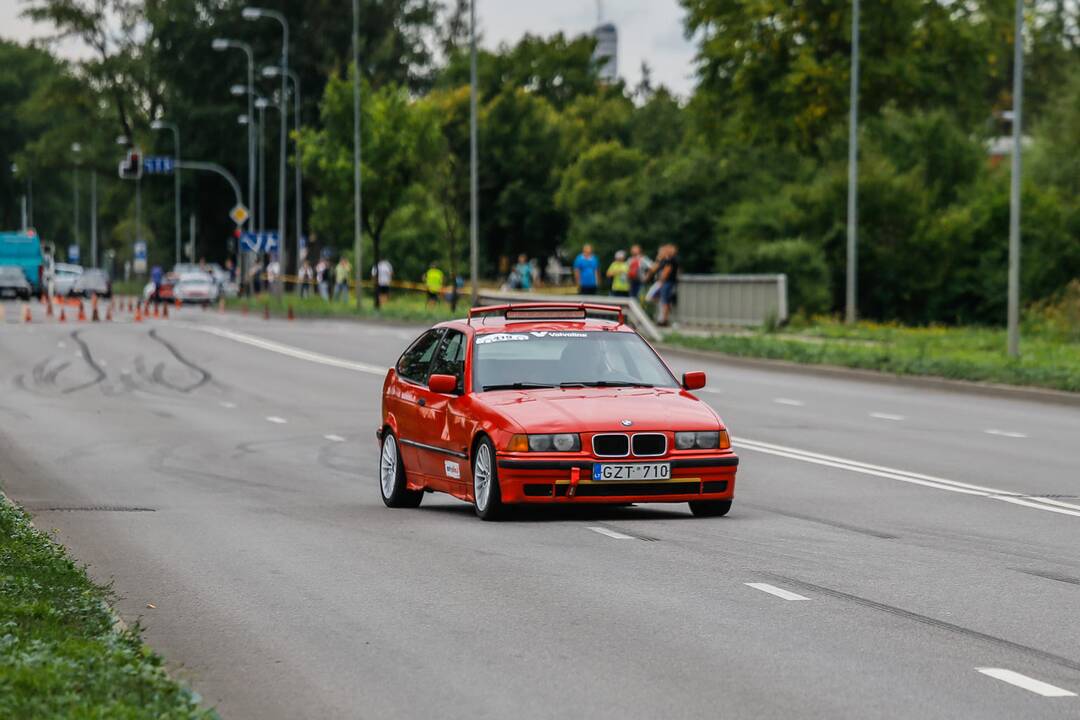 Automobilių slalomo varžybos Klaipėdoje