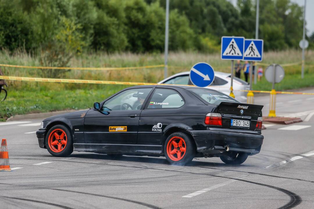 Automobilių slalomo varžybos Klaipėdoje