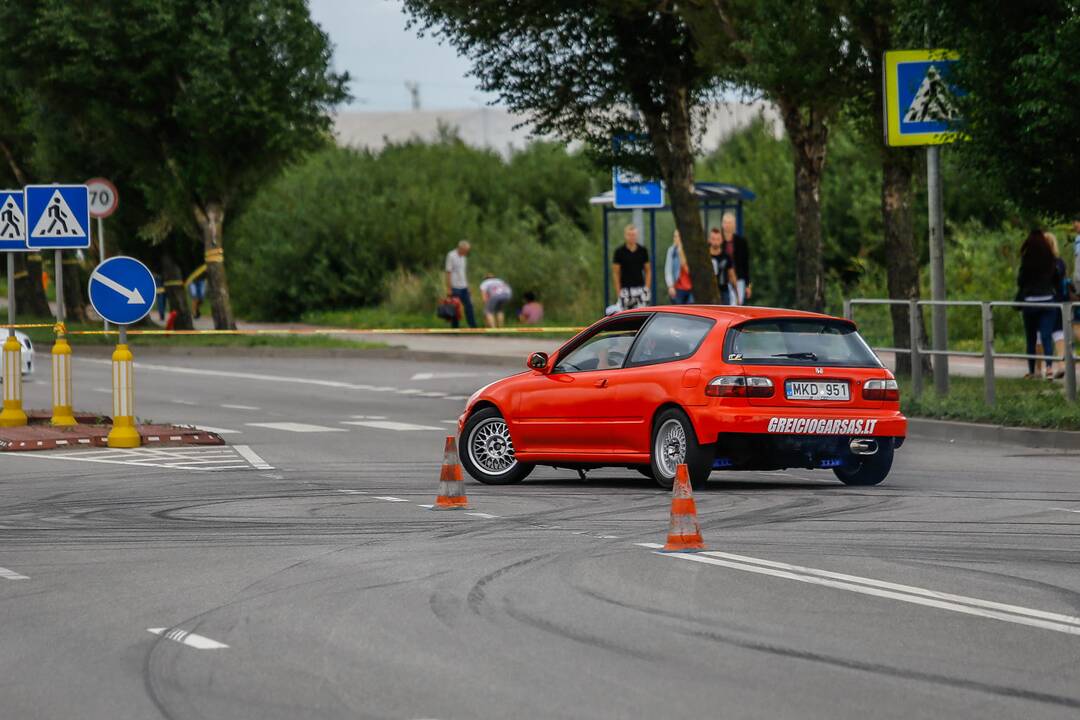 Automobilių slalomo varžybos Klaipėdoje