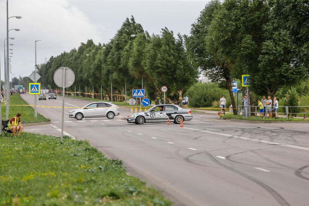 Automobilių slalomo varžybos Klaipėdoje