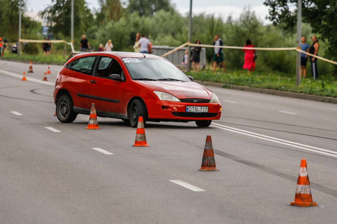 Automobilių slalomo varžybos Klaipėdoje