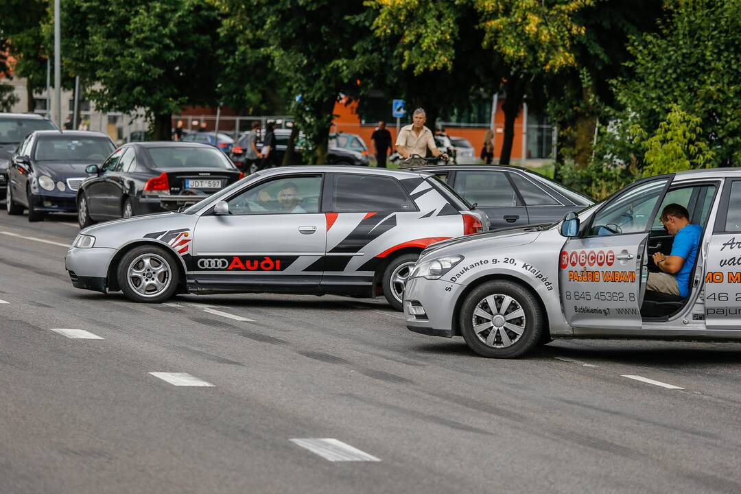 Automobilių slalomo varžybos Klaipėdoje