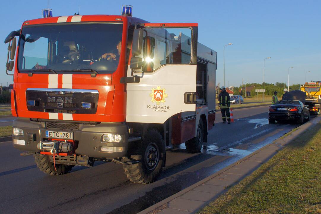 Šiaurės prospekte degė automobilis