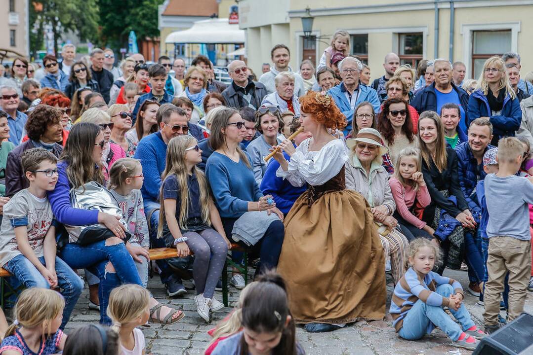 "Kelionė per europą į Klaipėda" - Šermukšnis 2019