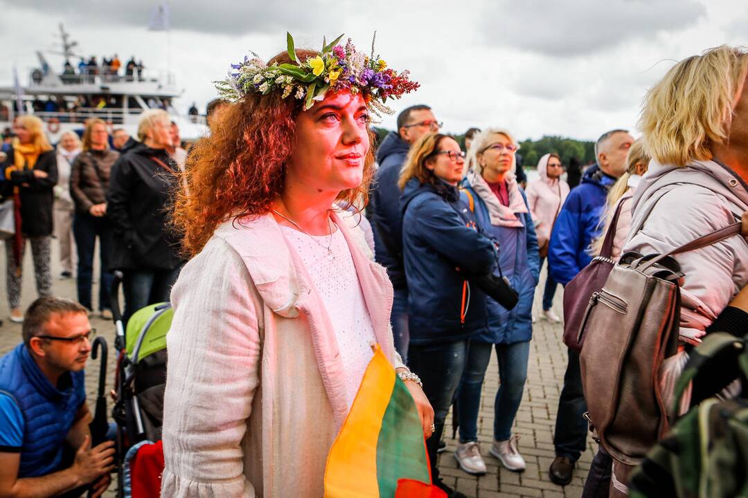 "Tautiška giesmė aplink pasaulį. 10 metų"