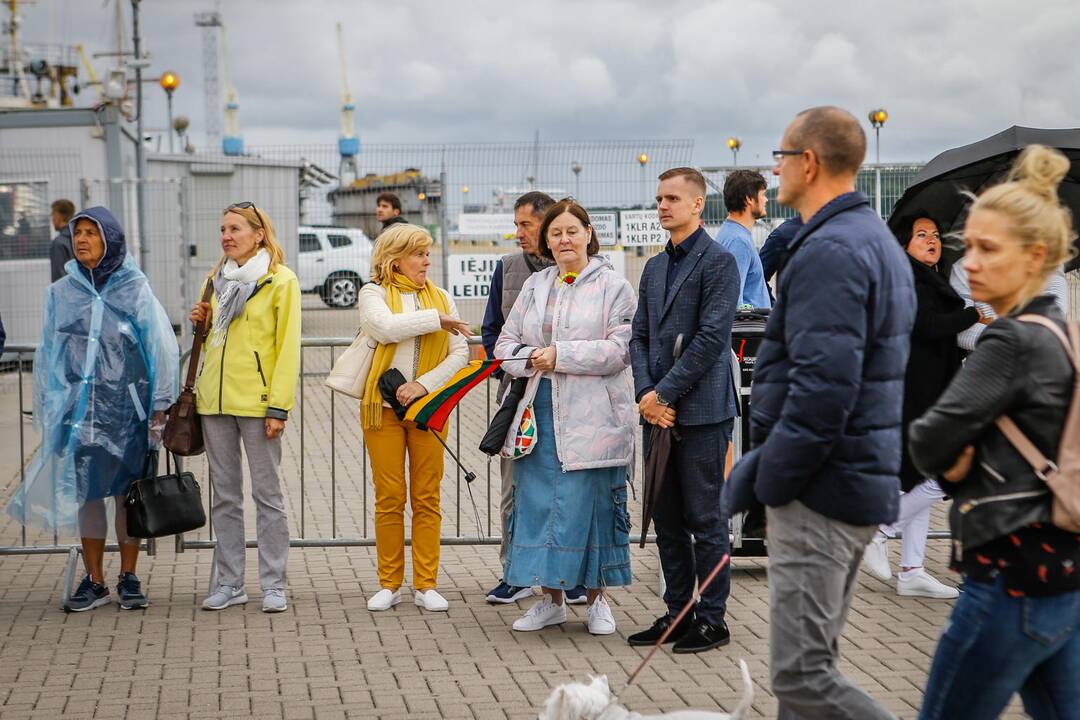 "Tautiška giesmė aplink pasaulį. 10 metų"