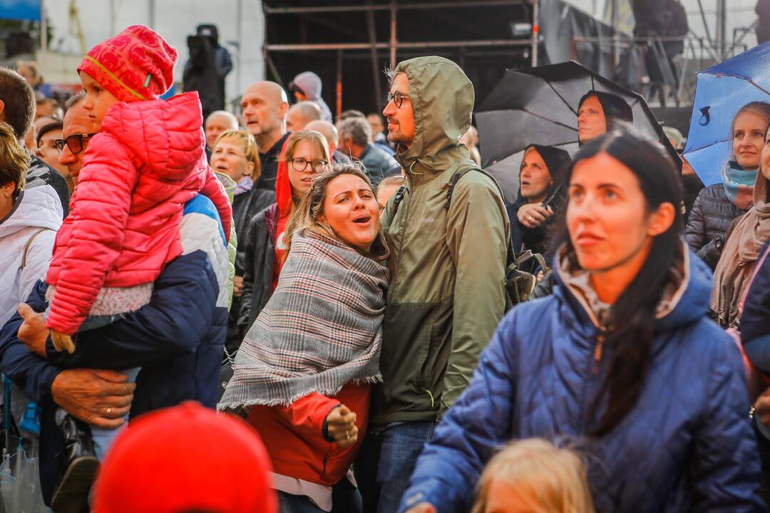 "Tautiška giesmė aplink pasaulį. 10 metų"