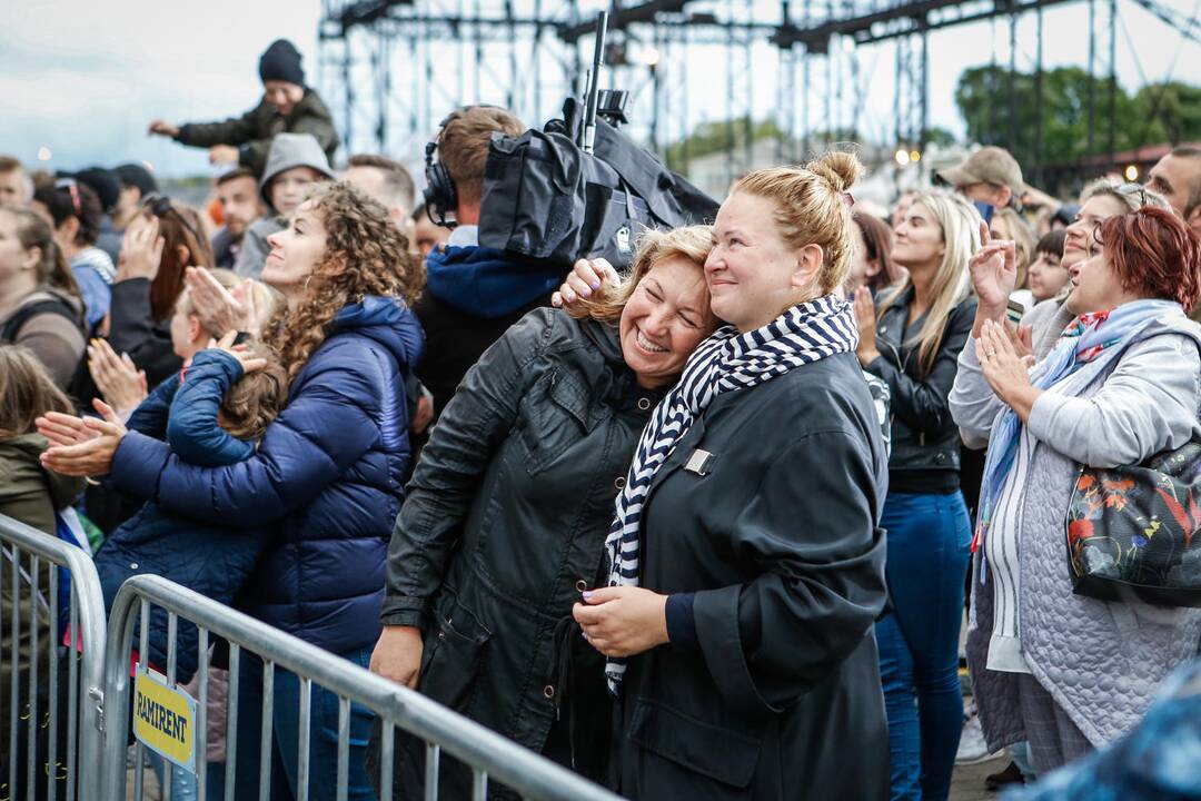 "Tautiška giesmė aplink pasaulį. 10 metų"