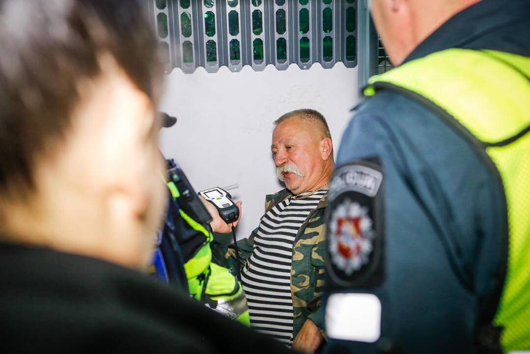 Girto vairuotojo nuotykiai pakeliui iš žvejybos