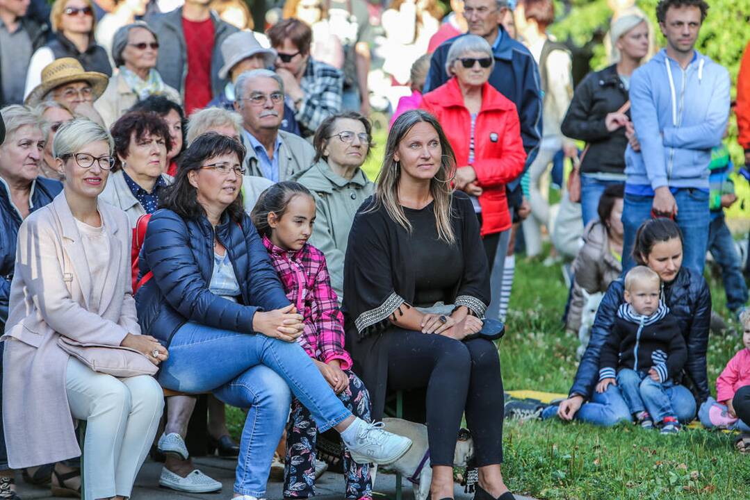 Klaipėdiečiai giedojo Lietuvos himną