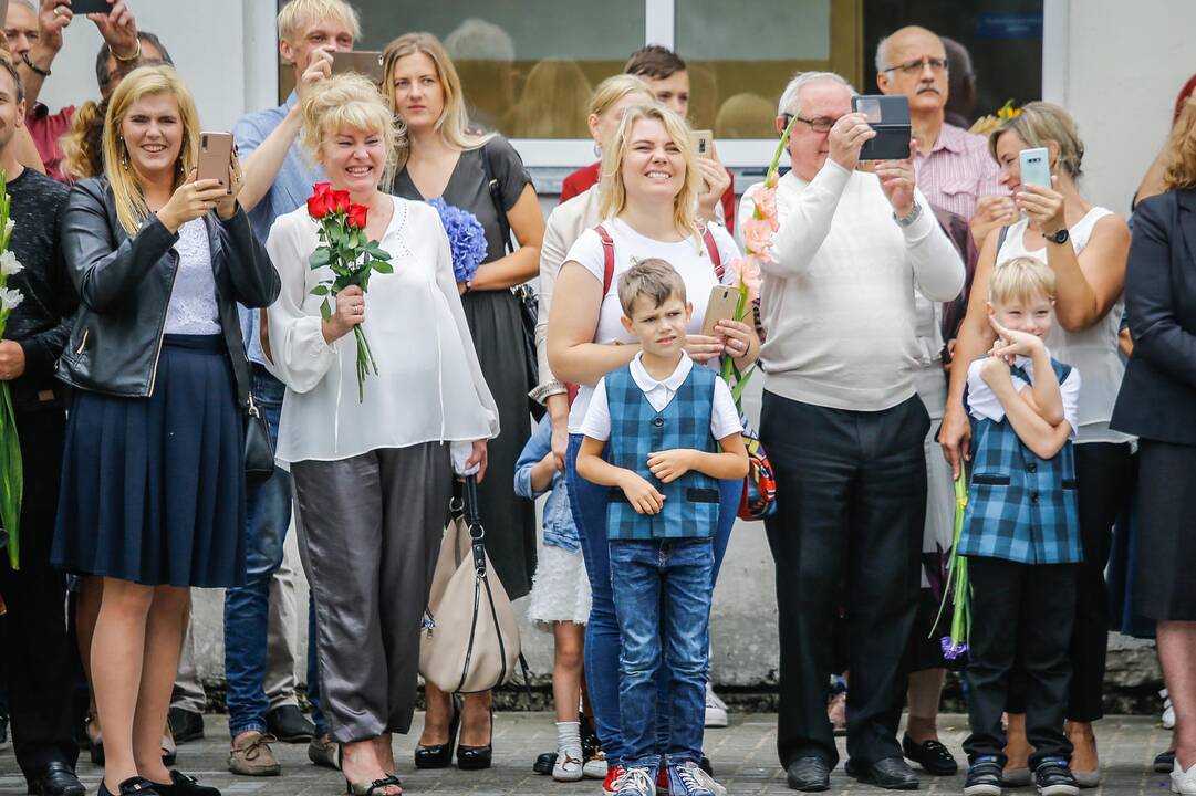 Atidaryta kadetų mokykla