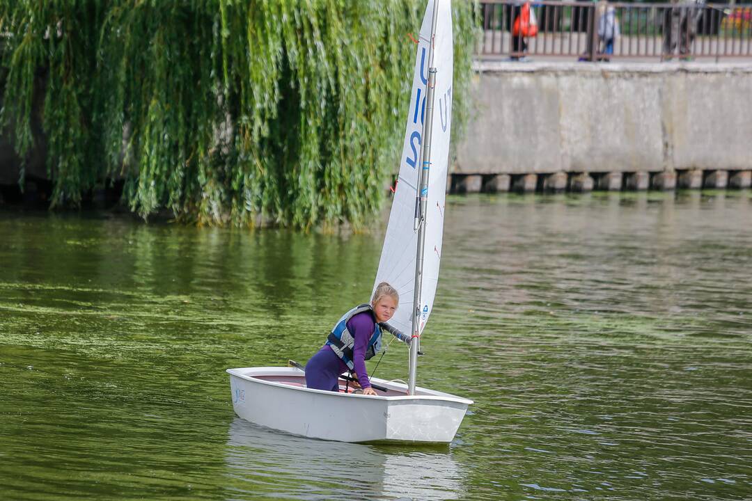 Jaunųjų buriuotojų regata "Meridiano" taurei laimėti