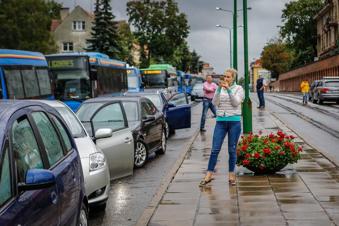 Potvynis po viaduku