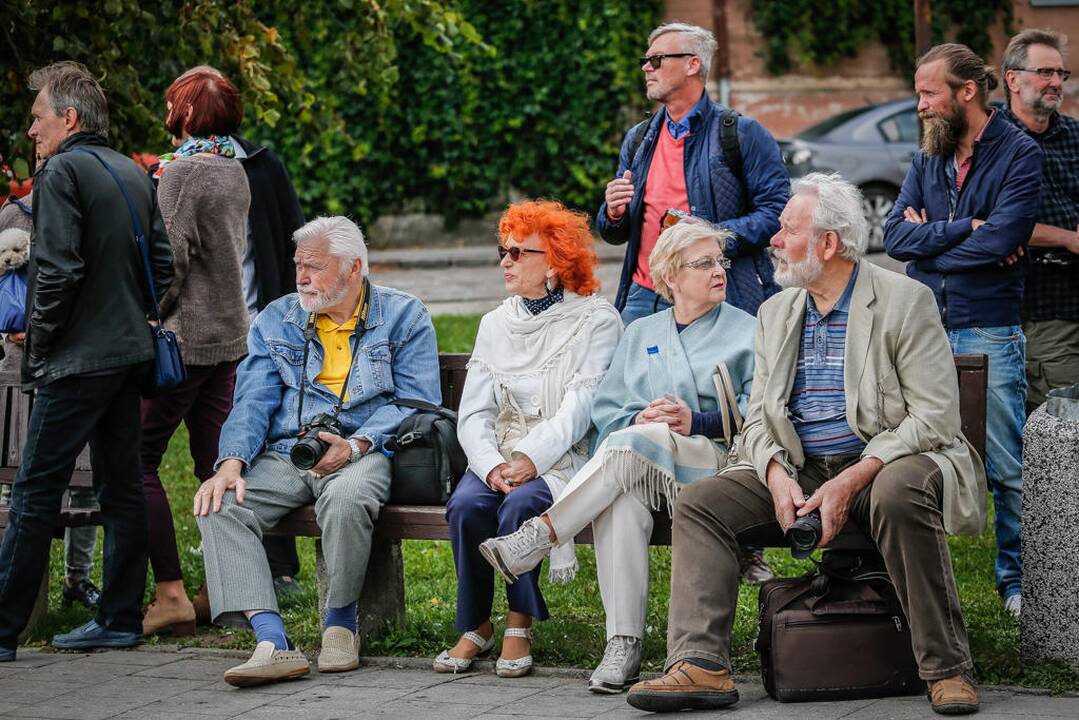 Skvere atidengtos naujos skultūros