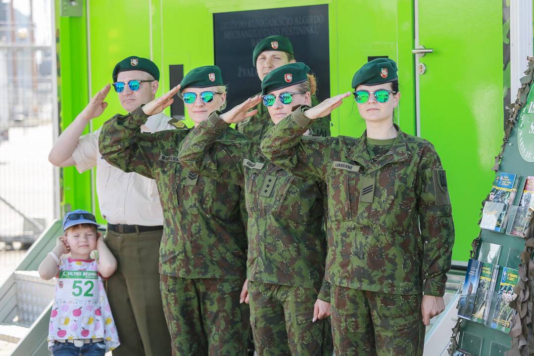 Karininkų vadų  priesaikos ceremonija