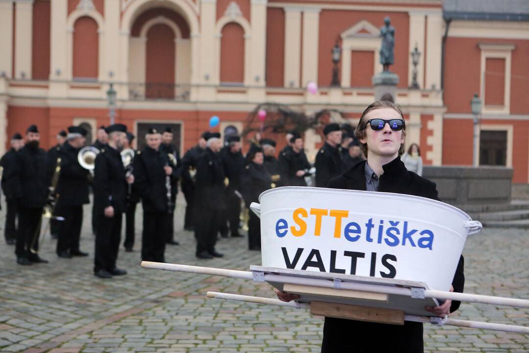 Antikorupcijos akcija teatro aikštėje
