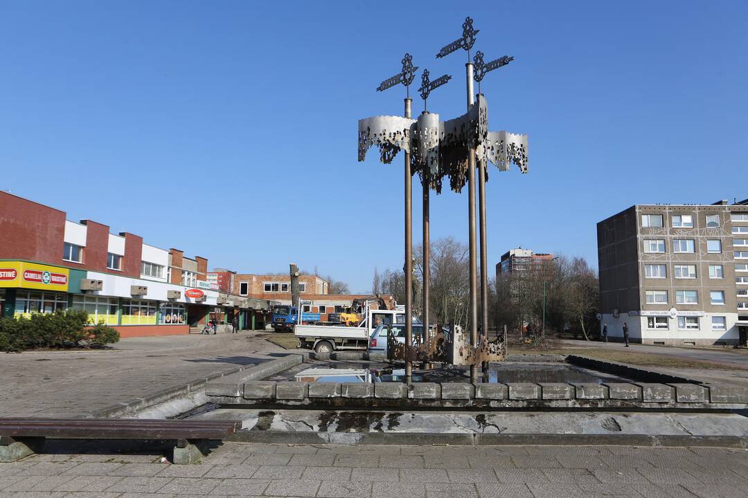 Pempininkų aikštėje kertami medžiai