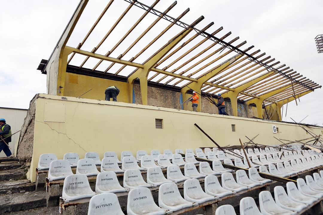 Stadione nebeliko VIP tribūnos