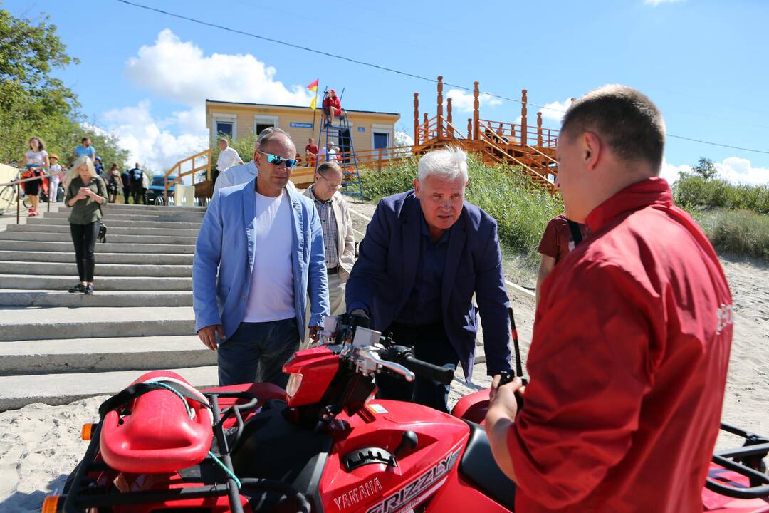 Meras apžiūrėjo apžvalgos aikštelę
