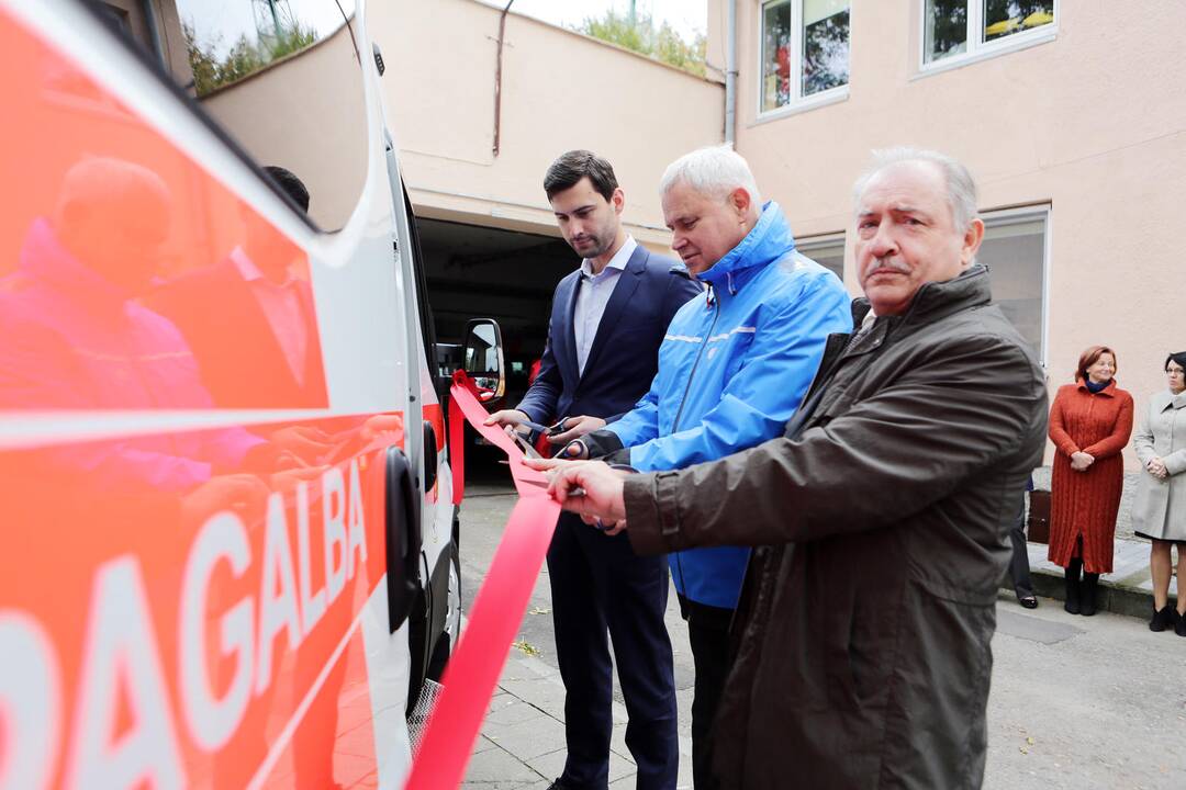 Miestas padovanojo greitosios pagalbos automobilį