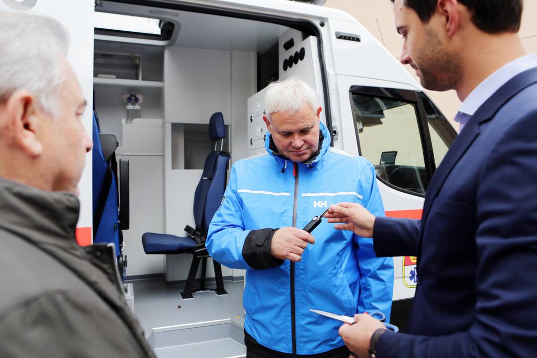 Miestas padovanojo greitosios pagalbos automobilį
