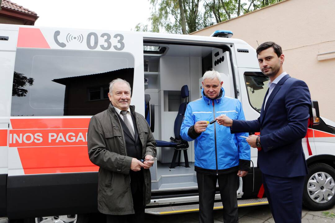 Miestas padovanojo greitosios pagalbos automobilį
