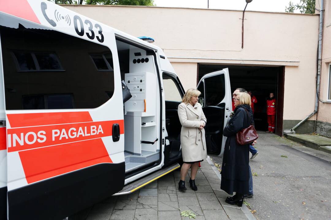 Miestas padovanojo greitosios pagalbos automobilį