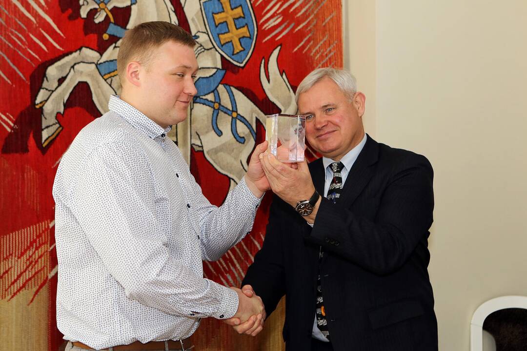 Meras pasveikino "Nafta-UNI-Akvaservis" komandą