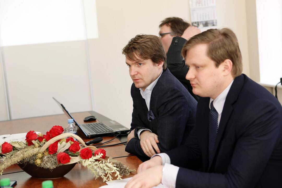 Susitikimas dėl statomų naujų sporto salių