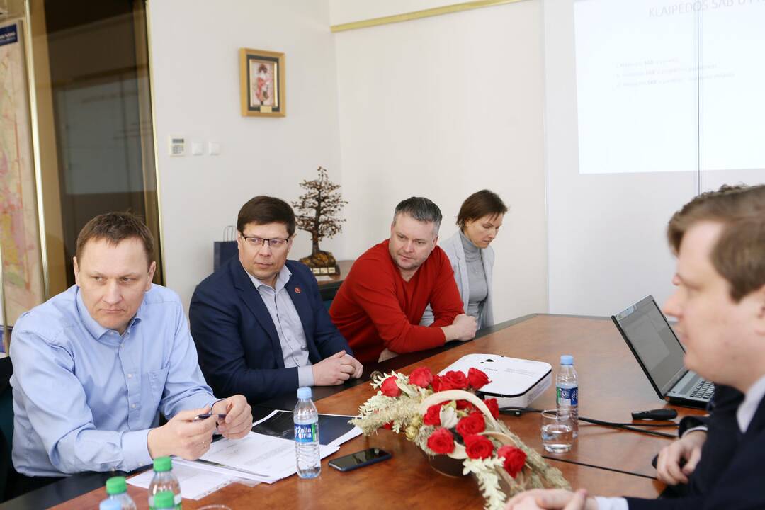 Susitikimas dėl statomų naujų sporto salių